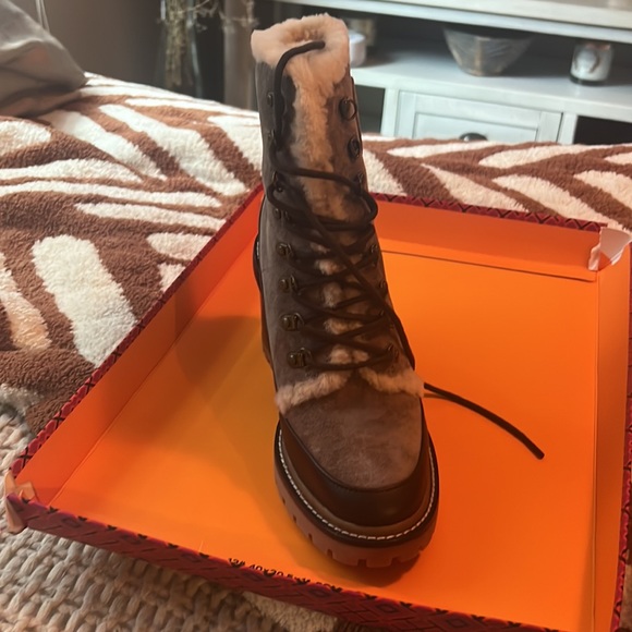 Miller Genuine Shearling Trim
Boot (Women)
Tory Burch
SOLD OUT - Picture 5 of 10
